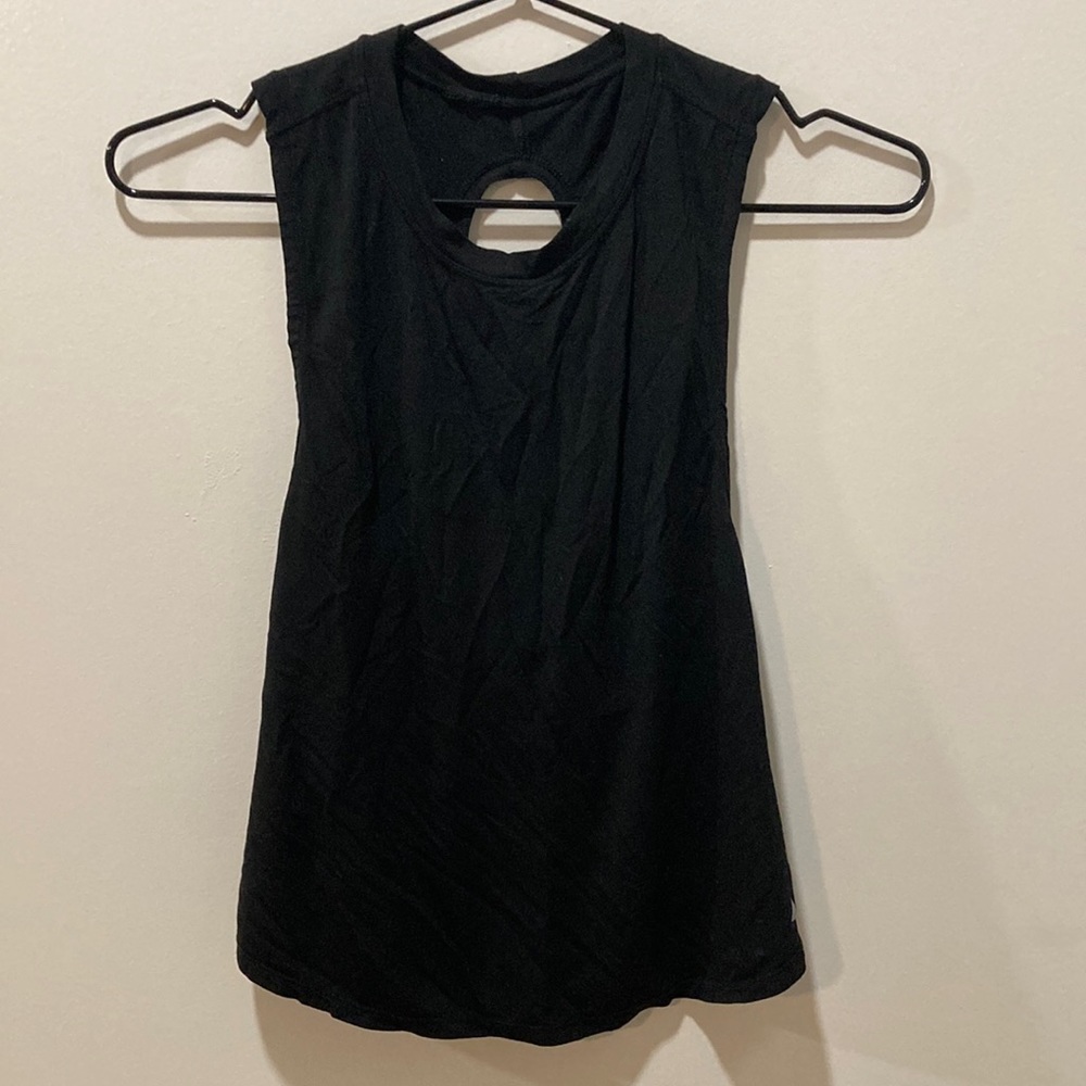 Women’s Medium Balance black Crossed back workout Tank
